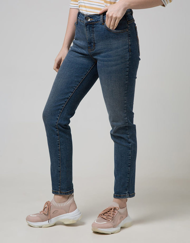 Expand Jolin Jeans