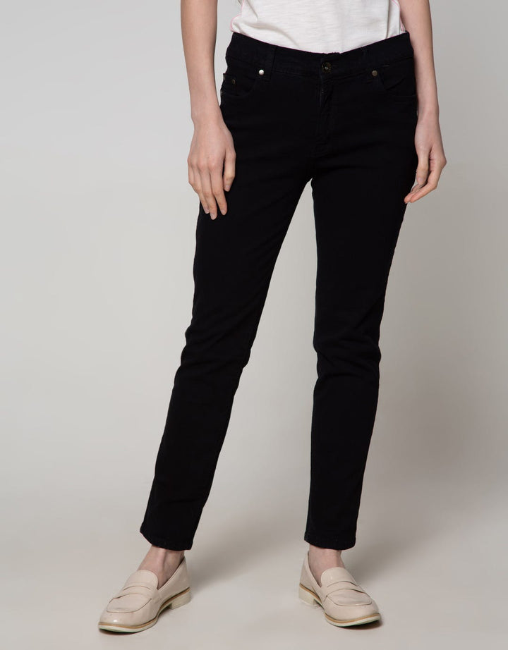 Expand Jeans
