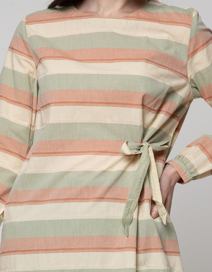 Expand Blouse