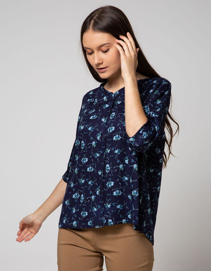 St. Yves Long Sleeve Blouse Top Rayon Twill Print Petit Flower Ruffle Neck