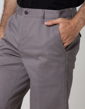 Cardinal Formal Celana Bermuda Pendek Formal