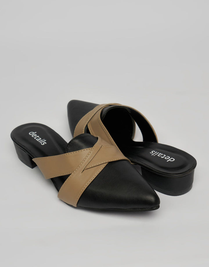 Details Mule Sandals Woman