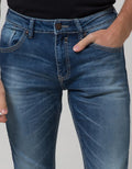 Cardinal Jeans Celana Panjang Denim Washed Accent look