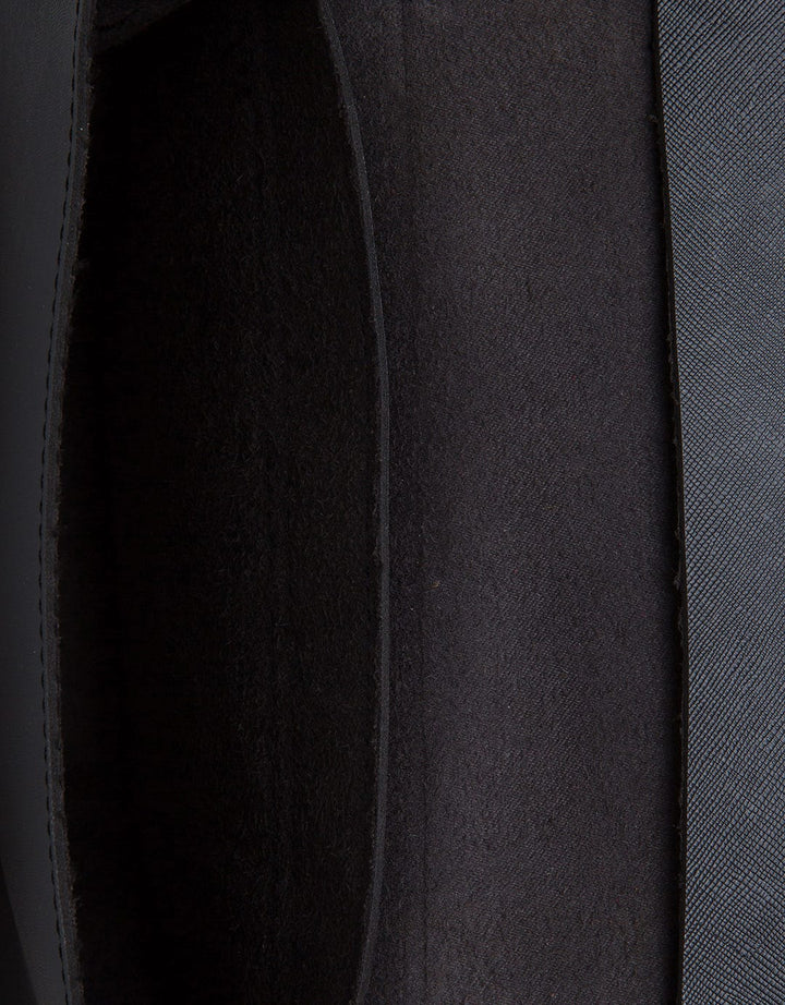 Louvre Paris Sling Bag Terosan