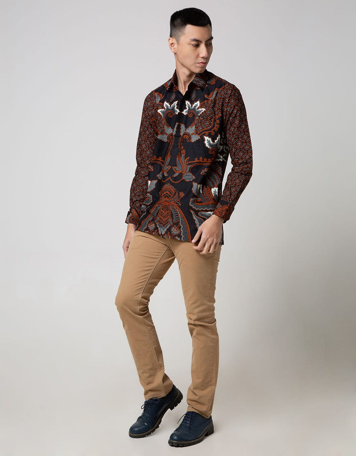 Hidden Button Batik Wayang