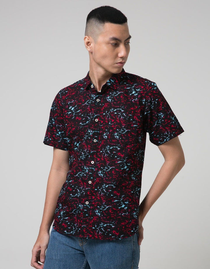 Red Cliff Men's Short Sleeve Motif Shirt