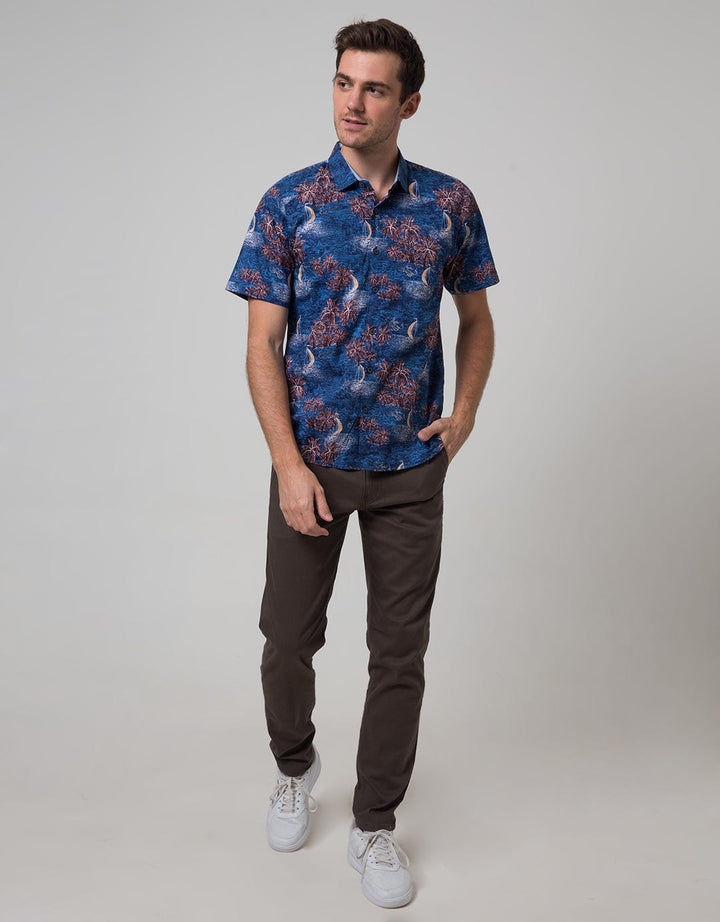 Red Cliff Men's Short Sleeve Shirt