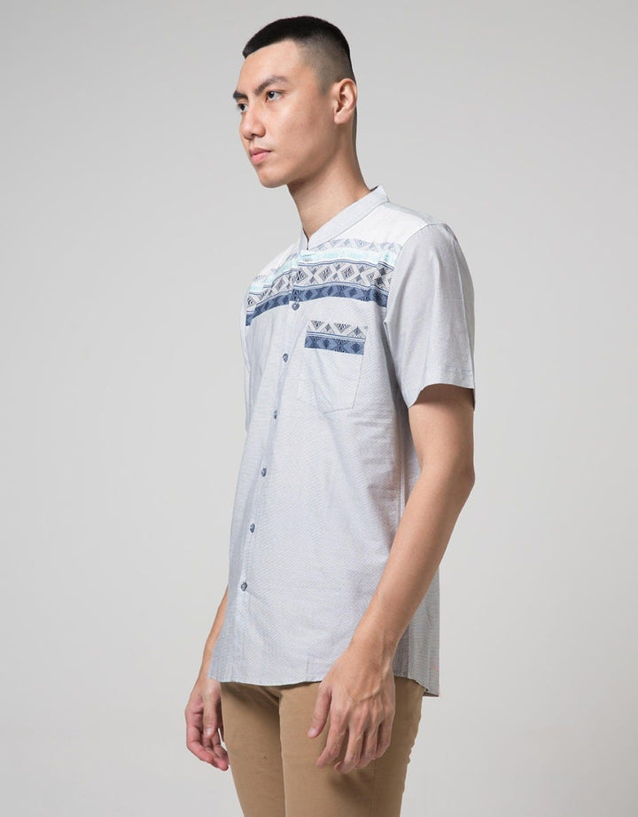 Red Cliff Kemeja Koko Pria Lengan Pendek Motif