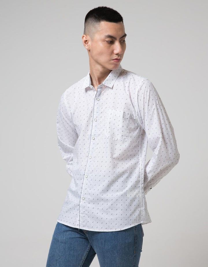 Red Cliff Abstrak Motif Kemeja Lengan Panjang