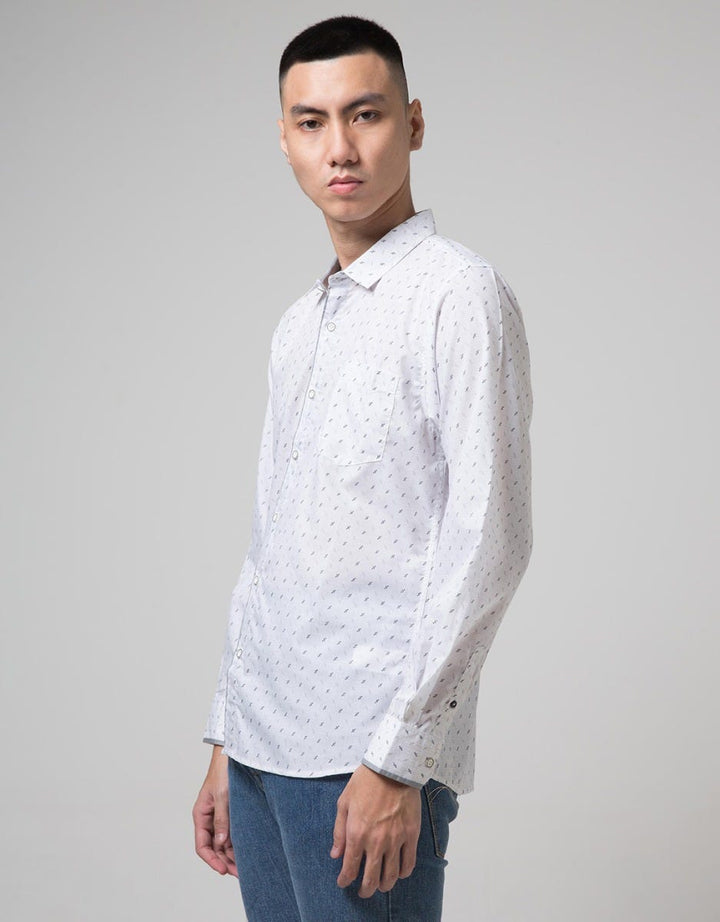 Red Cliff Abstrak Motif Kemeja Lengan Panjang