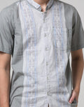 Red Cliff Small Stripe Kemeja Koko Pria Lengan Pendek