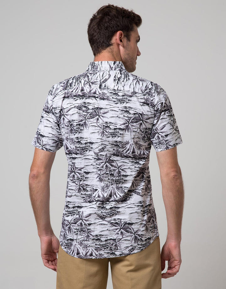 Red Cliff Men's Short Sleeve Shirt
