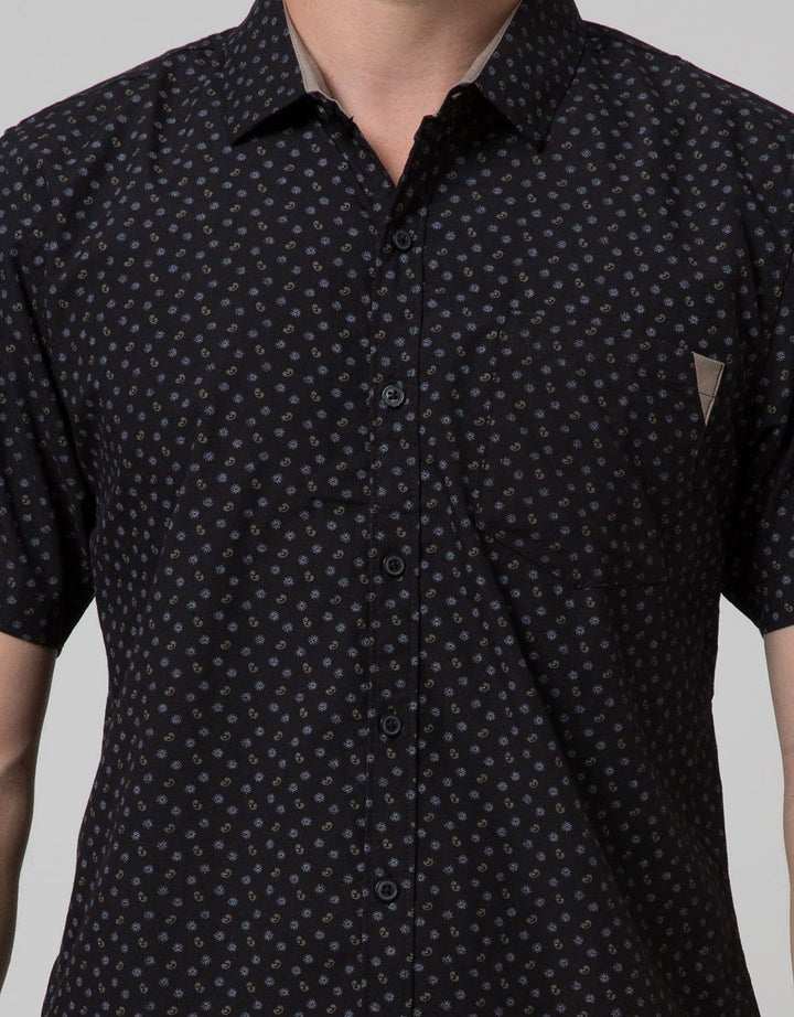 Red Cliff Men's Short Sleeve Shirt