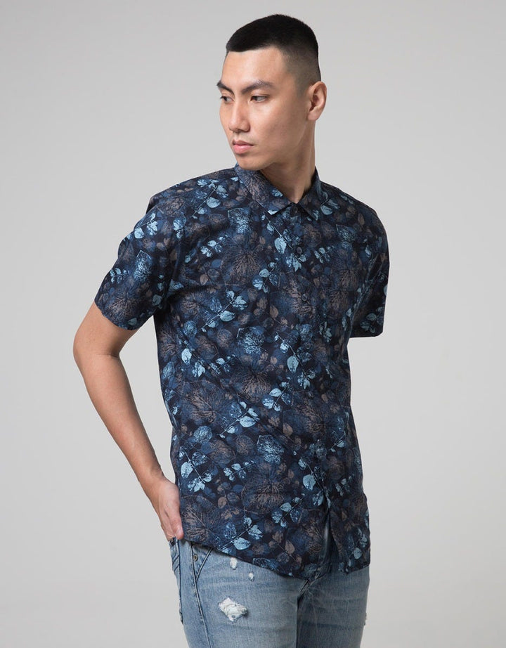 Red Cliff Men's Short Sleeve Leaf Print Shirt