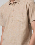 Red Cliff  Single Chest Pocket Kemeja Pria Lengan Pendek