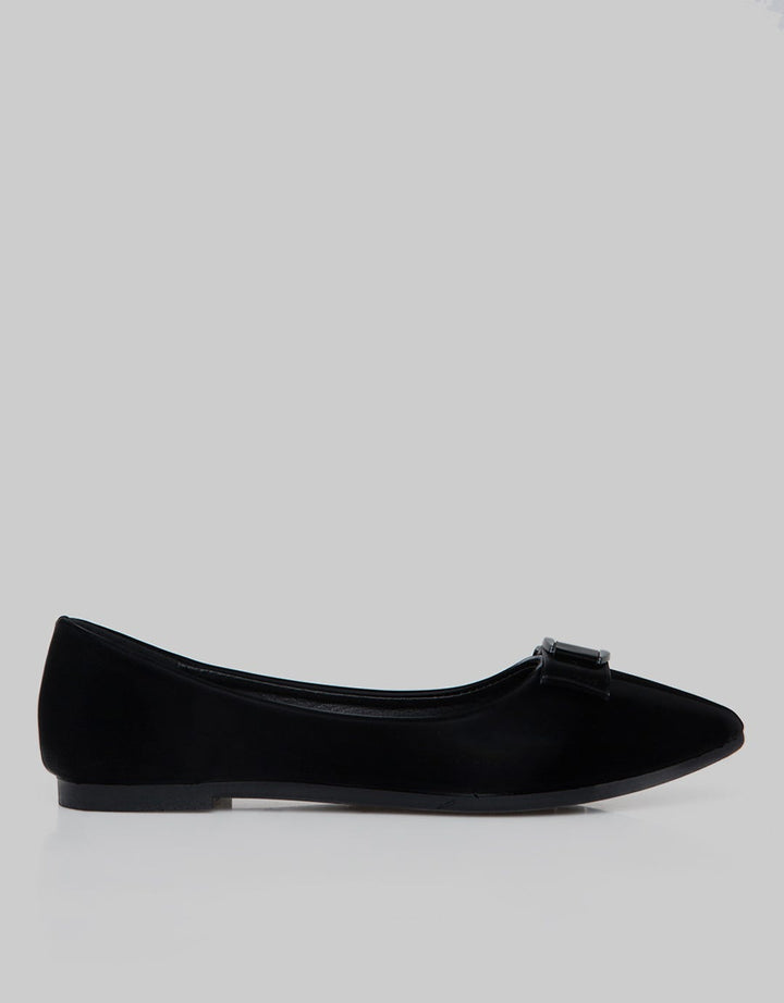 Laviola Flat Shoes Slip On Wanita