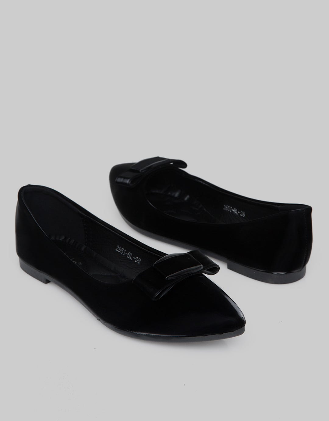 Laviola Flat Shoes Slip On Wanita