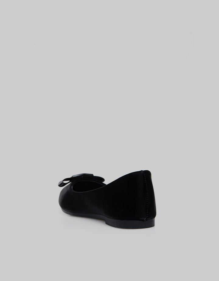 Laviola Flat Shoes Slip On Wanita
