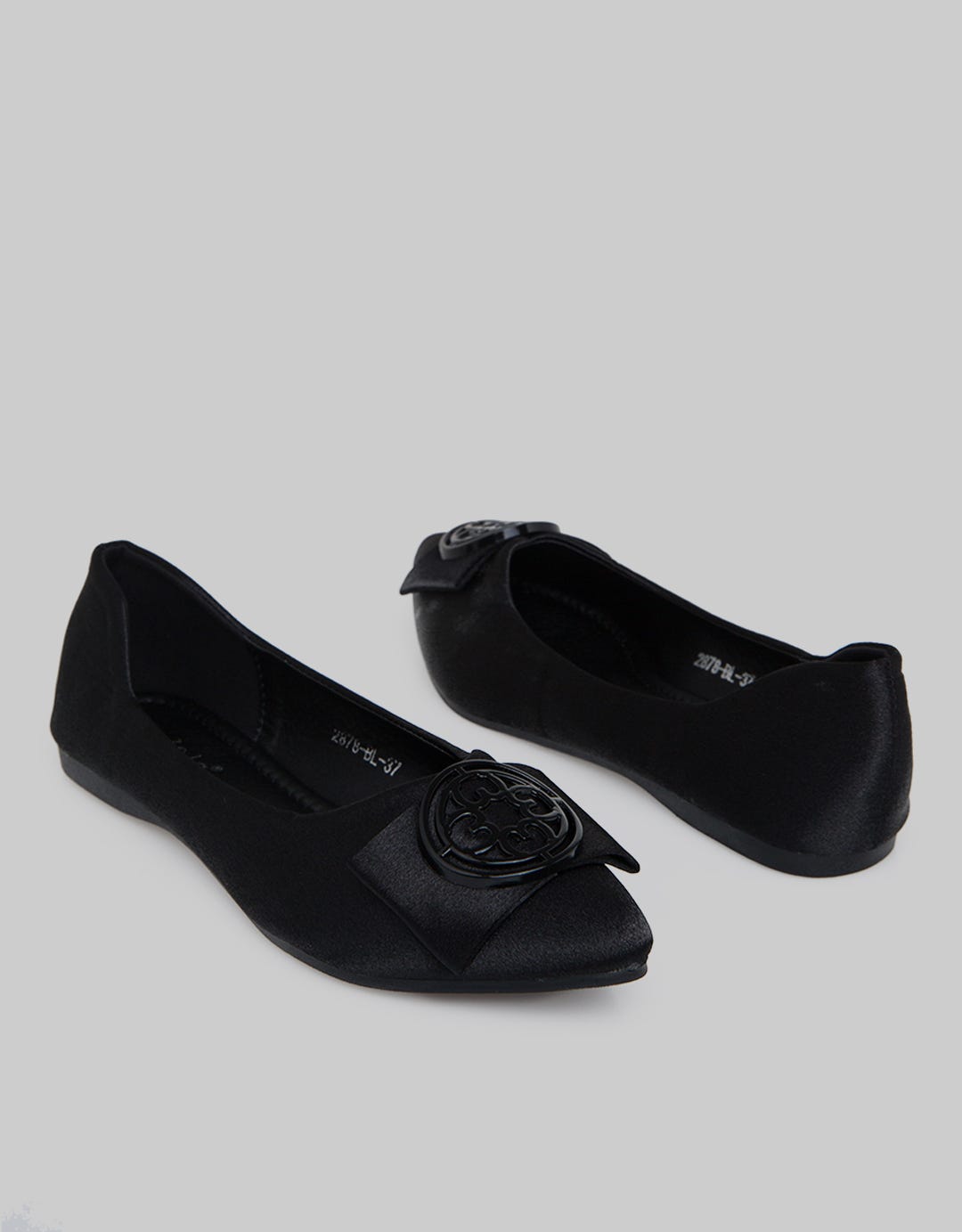 Laviola Pointy Flat Shoes Wanita