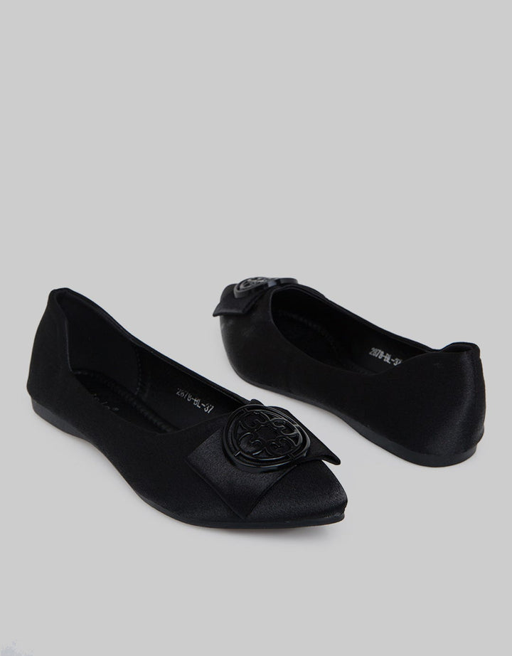 Laviola Pointy Flat Shoes Wanita