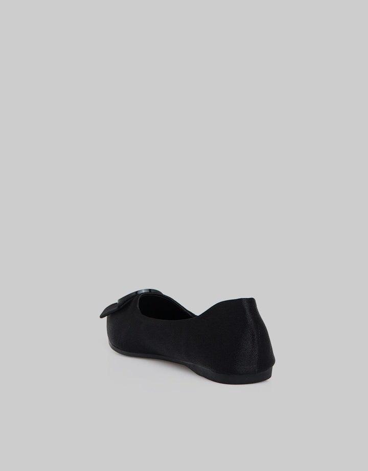Laviola Pointy Flat Shoes Wanita