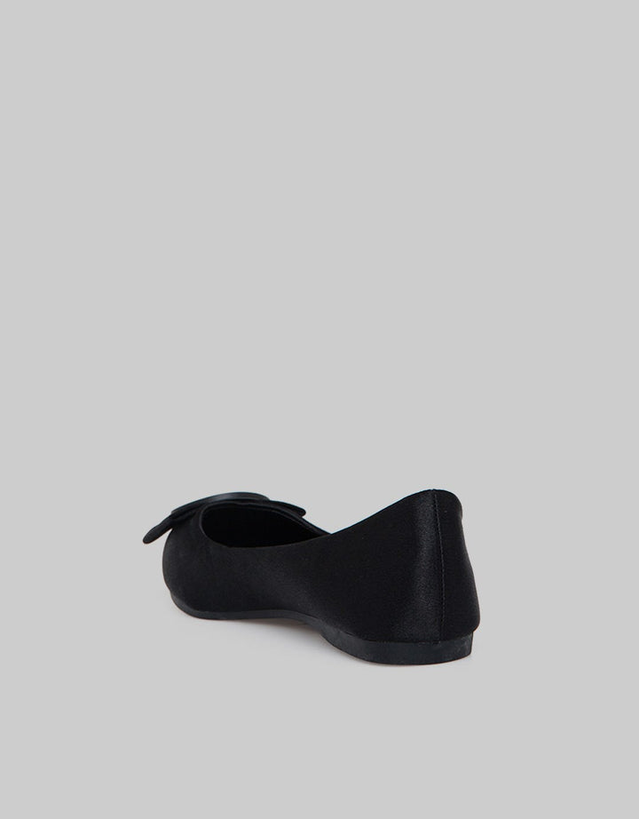 Laviola Pin Circle Sepatu Flat Wanita