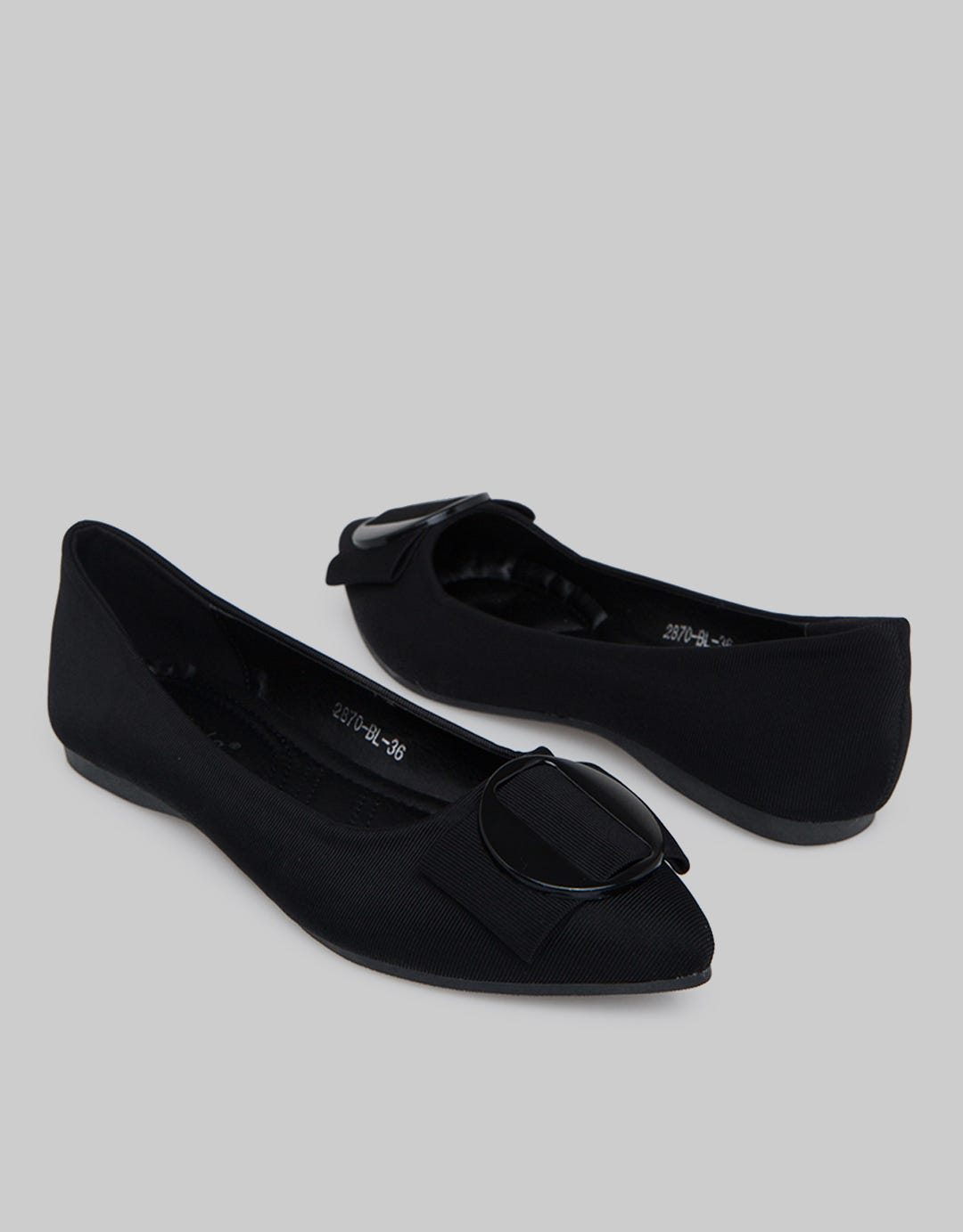 Laviola Flat Shoes Round Logo Wanita