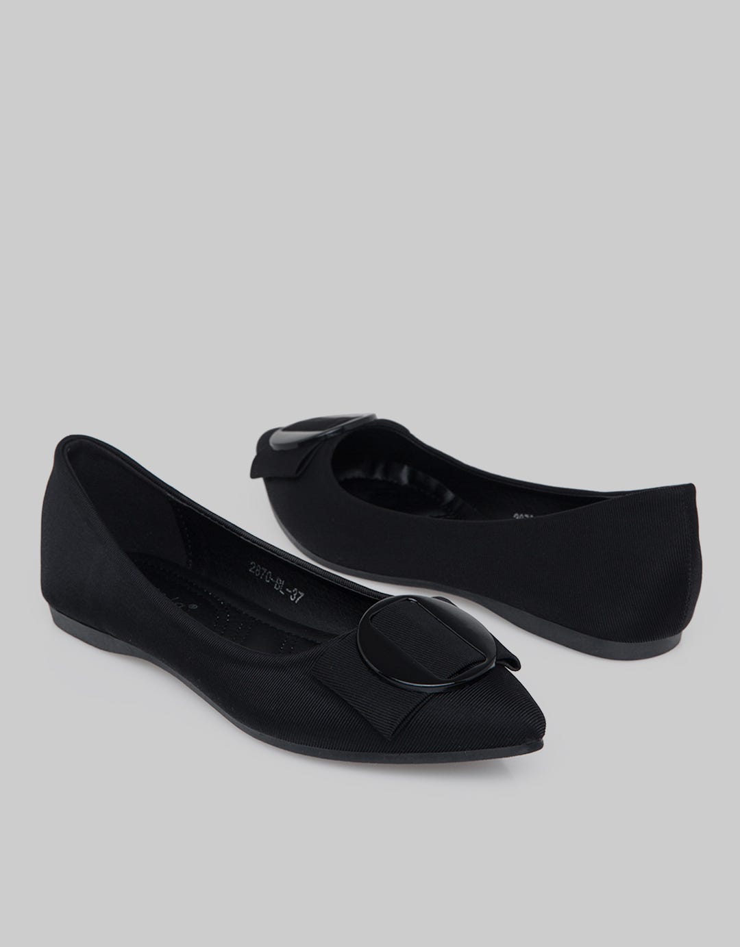 Laviola Pointy Flat Shoes Wanita