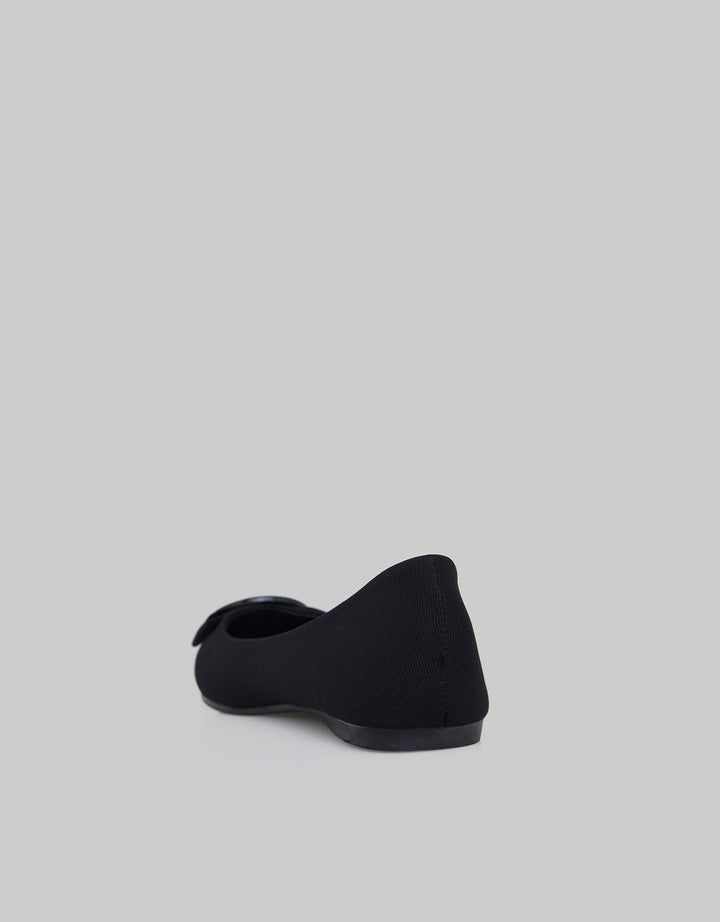Laviola Pointy Flat Shoes Wanita