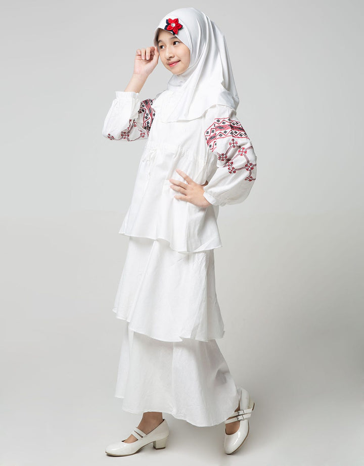 Donita Muslim Full With Layer