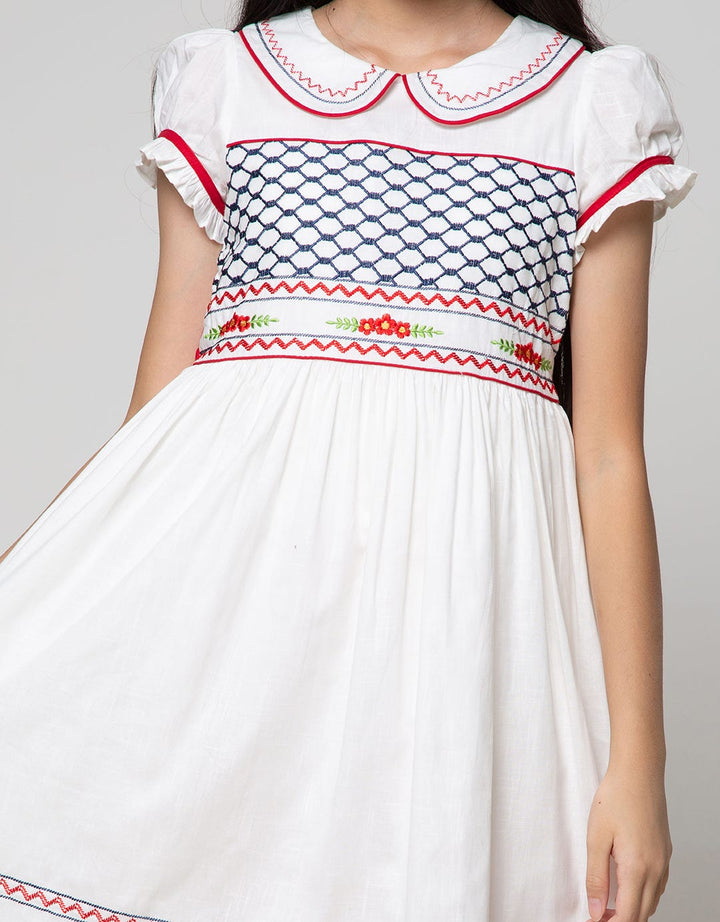 Donita Casual Round Neck