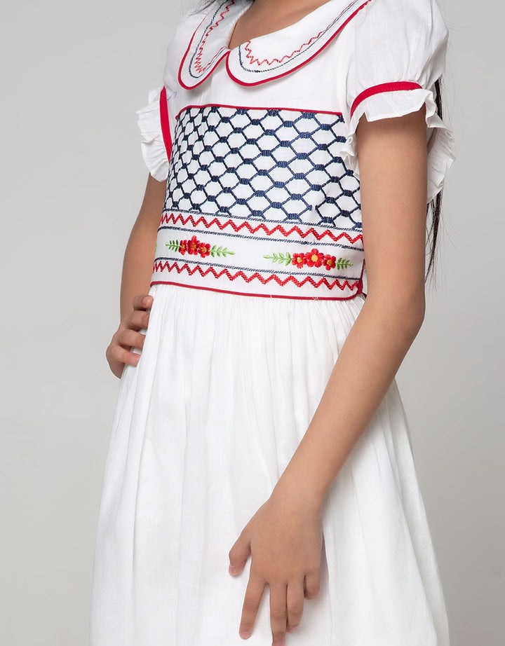Donita Casual White W Colar