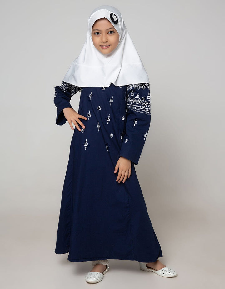 Donita Muslim Black Beauty