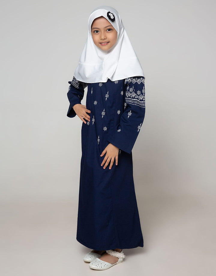 Donita Muslim Black Beauty