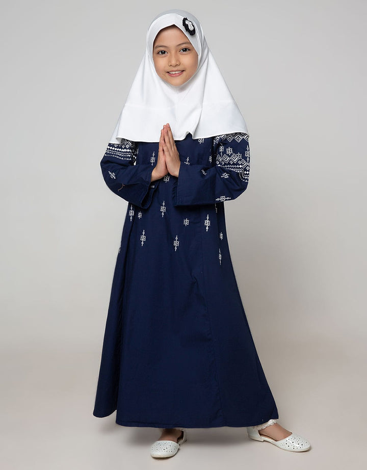 Donita Muslim Black Beauty