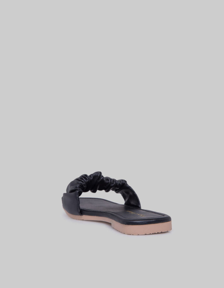 Yongki Komaladi Shaqila Sandals