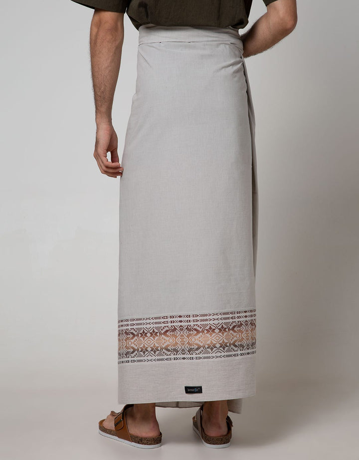 Intresse Almond Sarung