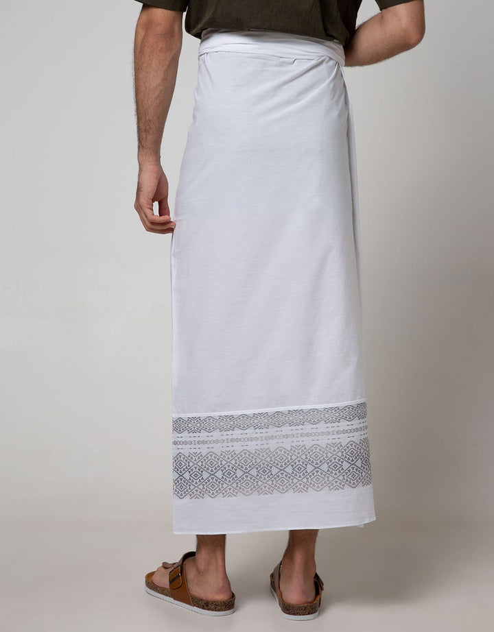 Intresse Poplar Sarung