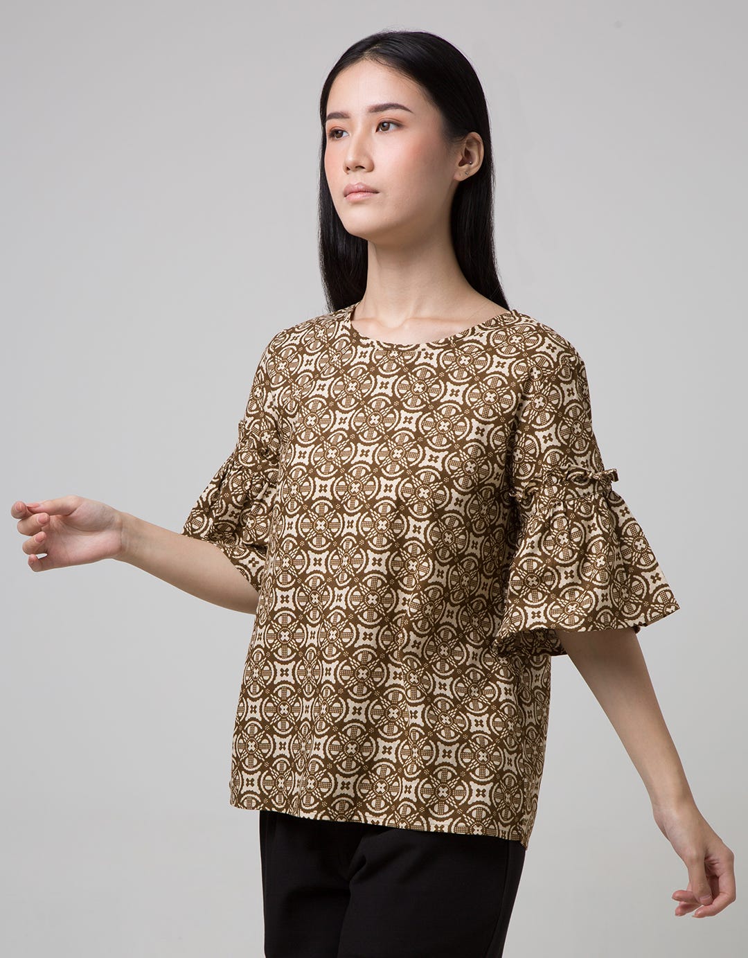 Connexion 3/4 Blouse Batik Print Ruffle Sleeve Round Neck