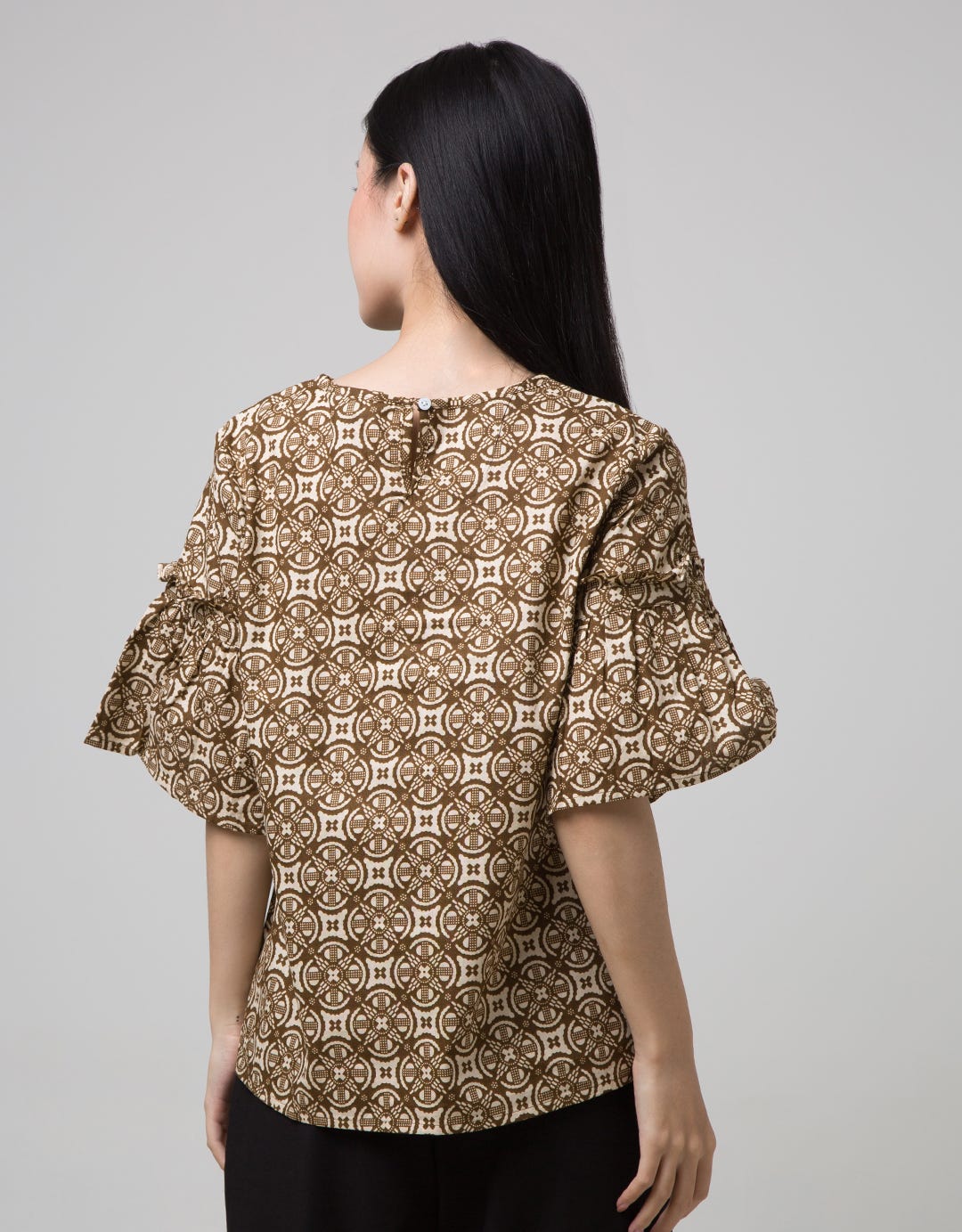 Connexion 3/4 Blouse Batik Print Ruffle Sleeve Round Neck