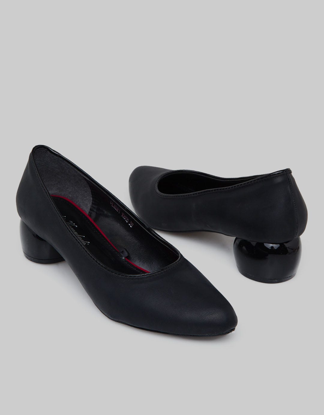 Yongki Komaladi Sherly Heels