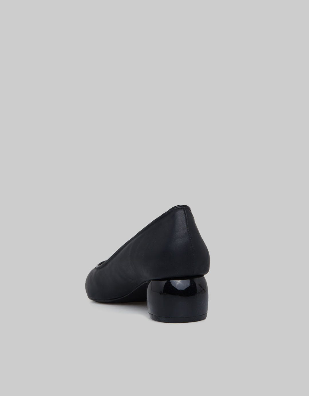 Yongki Komaladi Sherly Heels