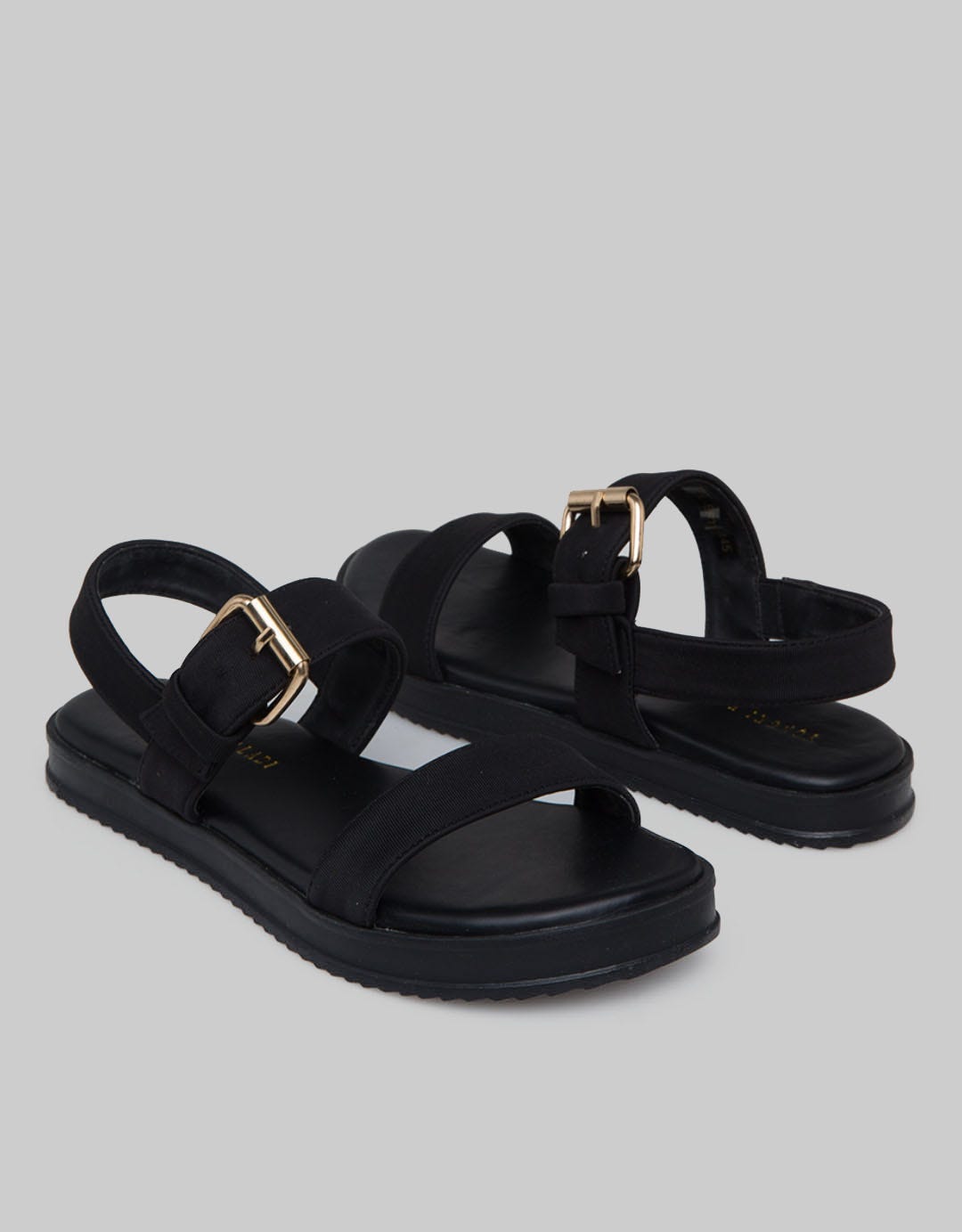 Yongki Komaladi Vinka Sandals
