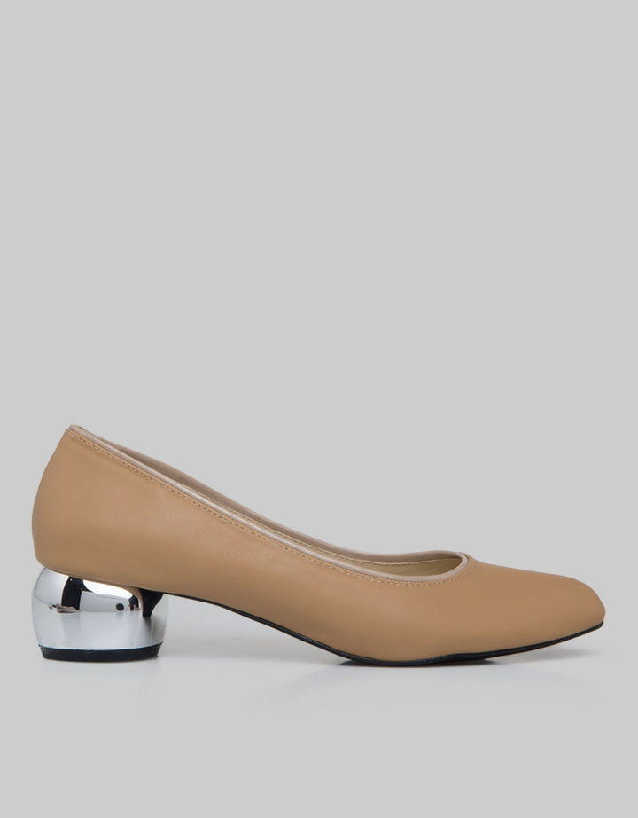 Yongki Komaladi Sherly Heels