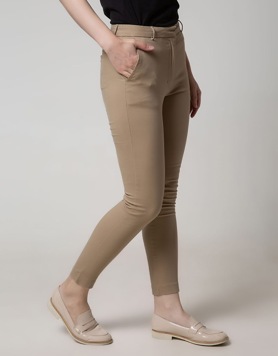 Geela Slim Fit Pants Khaky