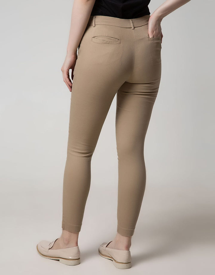 Geela Slim Fit Pants Khaky