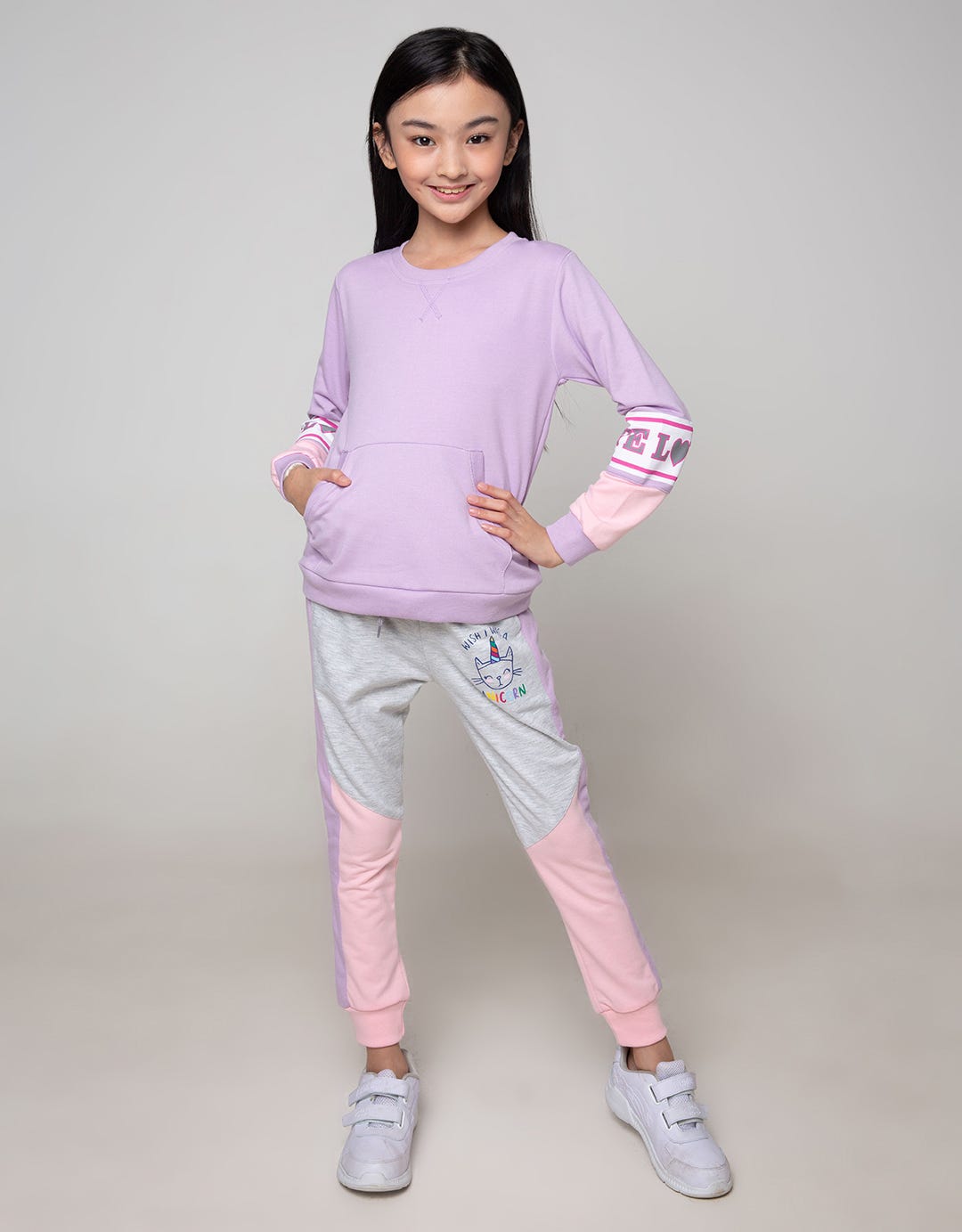 Aero Sweatshirt Kantong Love