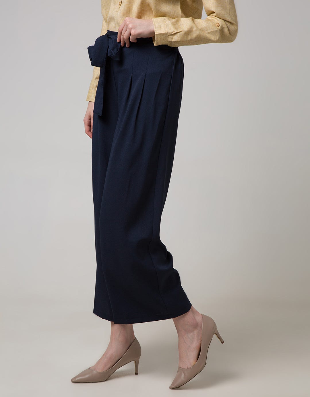 Sophistix Aria Pants In Navy W/ Belt