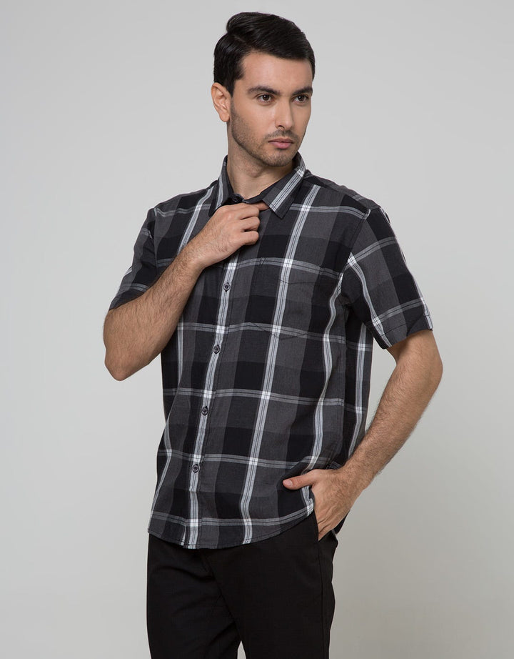 Gab's Kemeja Basic Pendek Plaid Motif