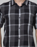 Gab's Kemeja Basic Pendek Plaid Motif